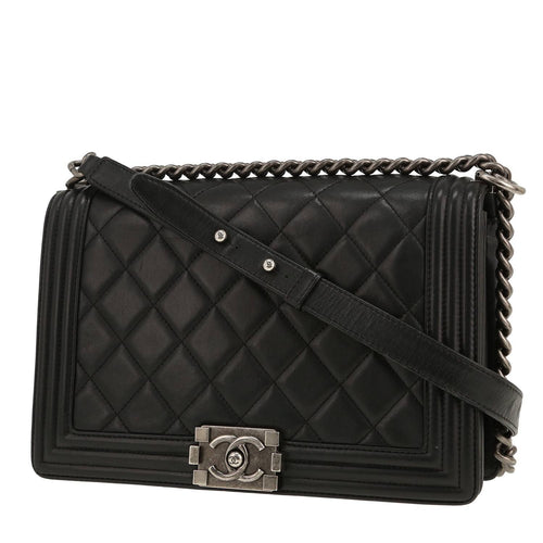 Chanel Boy shoulder bag in black quilted leather