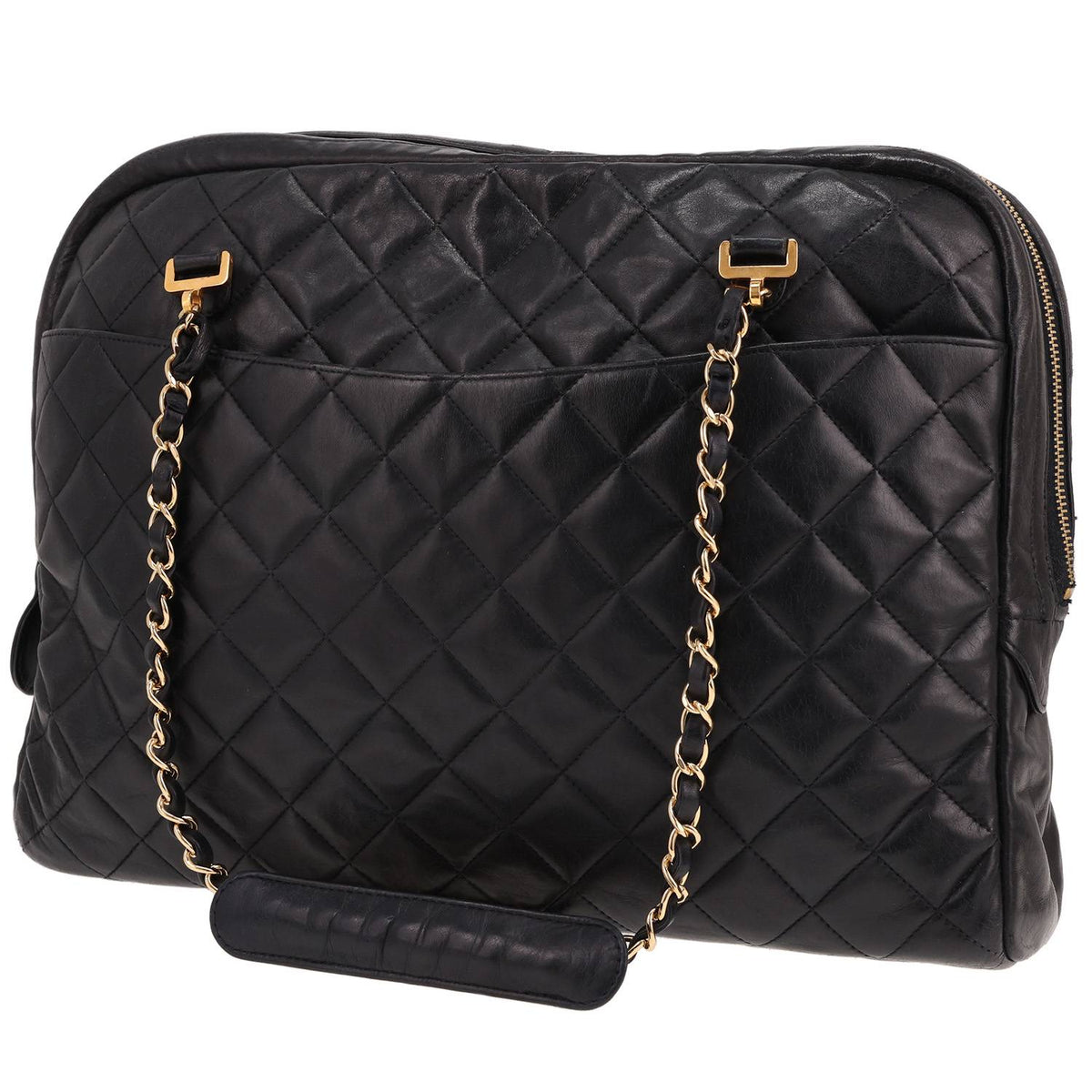 Chanel Camera handbag in Bleu Marine quilted leather