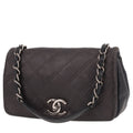 Chanel shoulder bag in grey leather