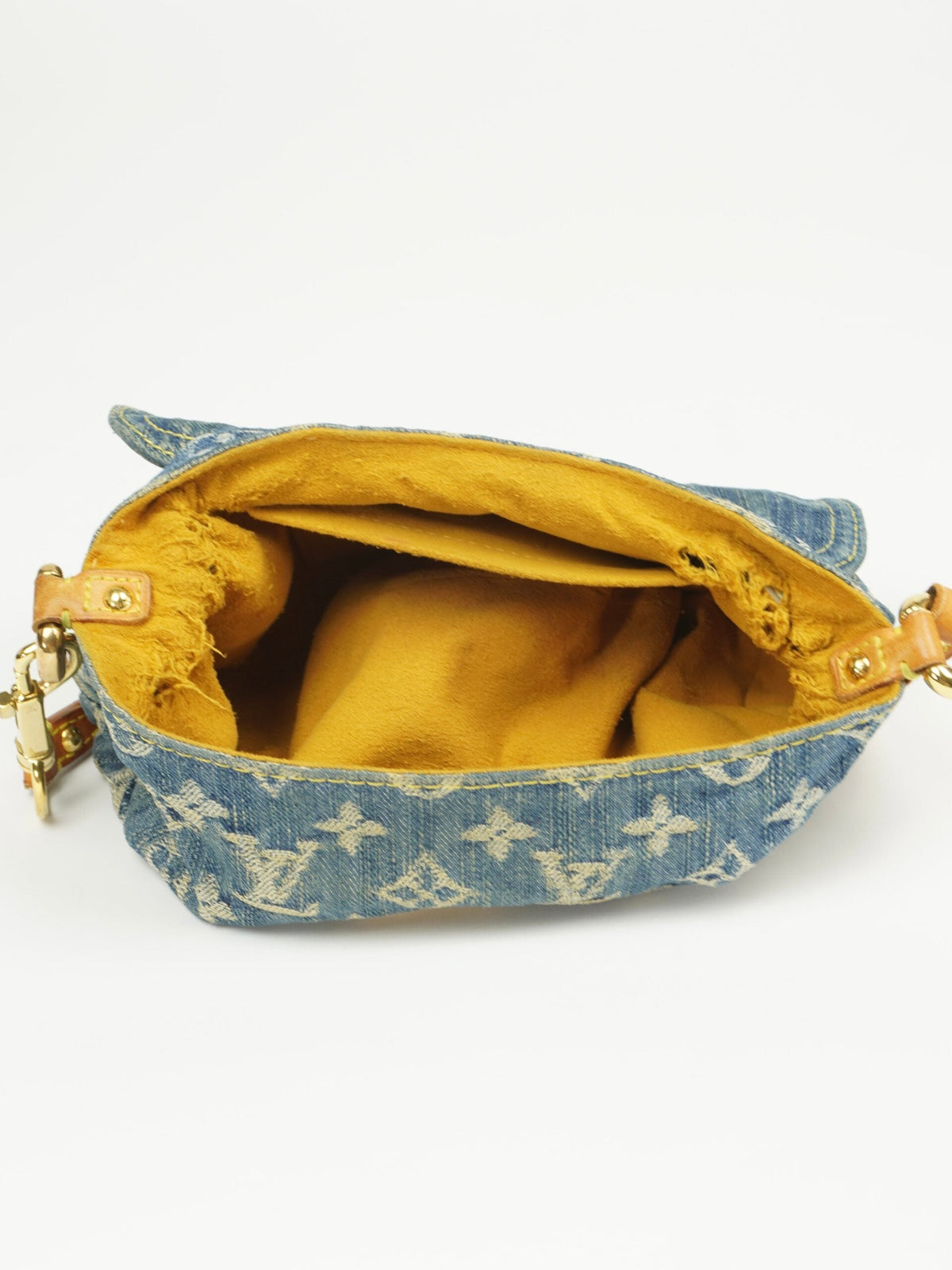 LOUIS VUITTON DENIM PLEATY BAG