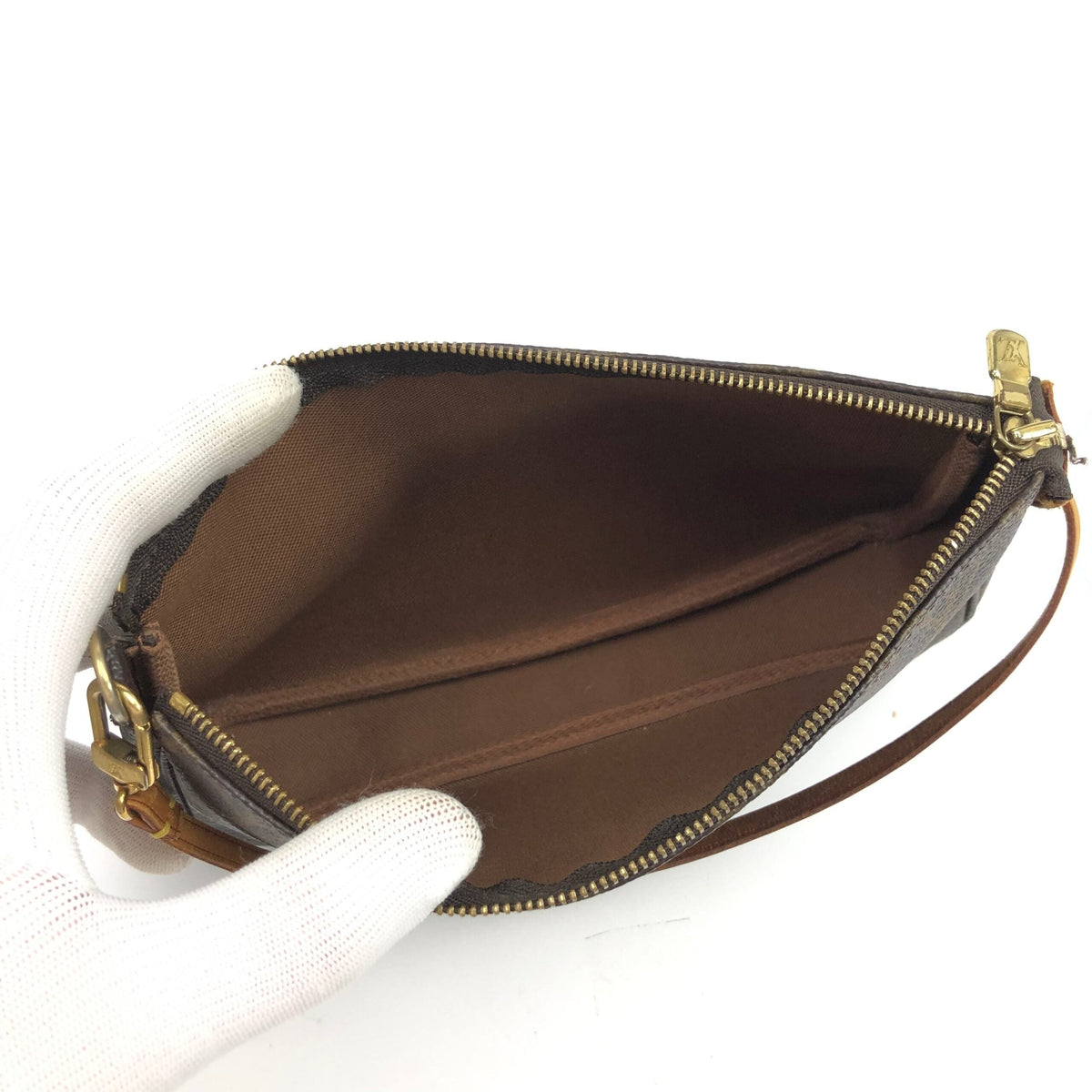 LOUIS VUITTON POCHETTE BAG