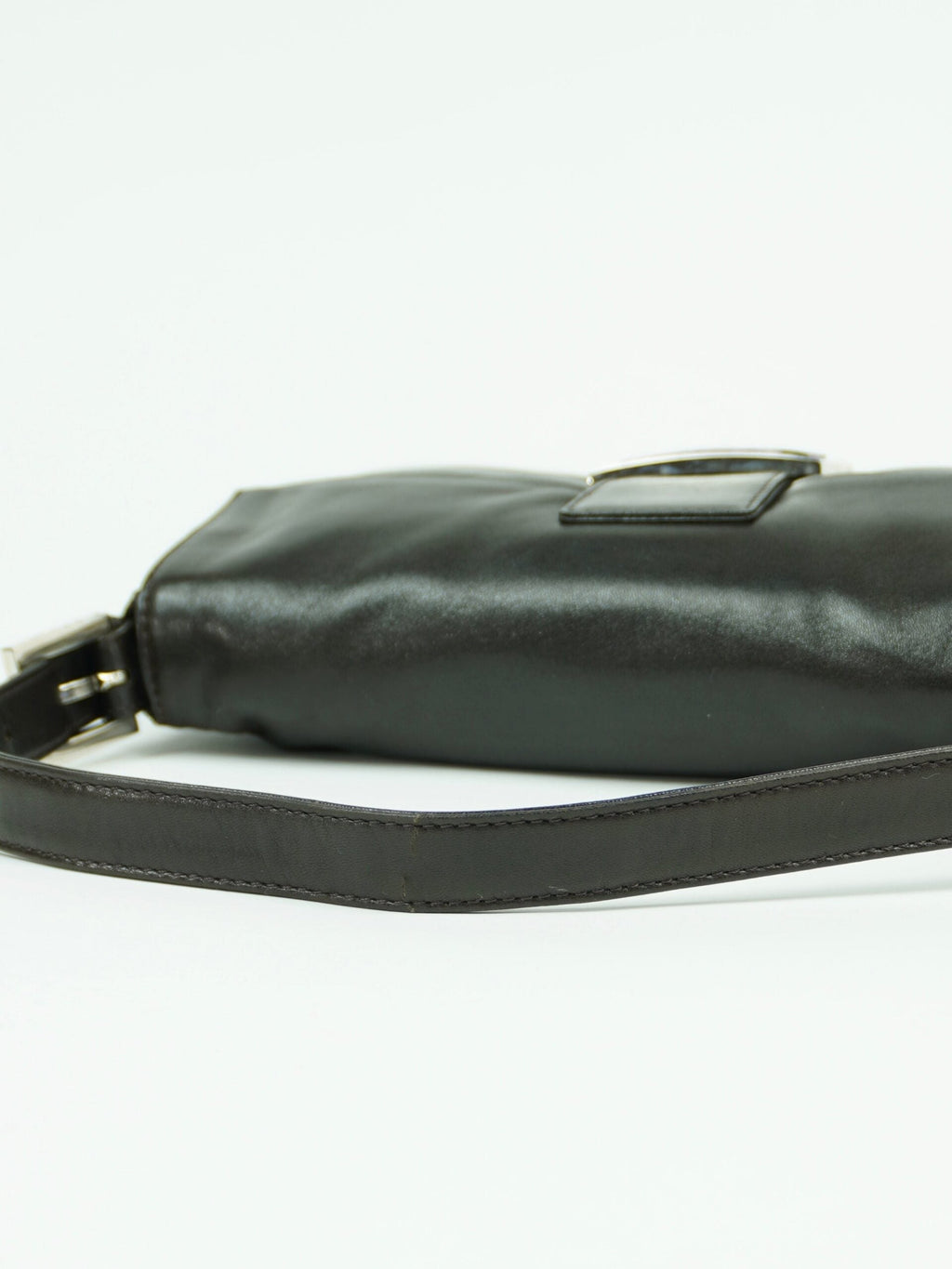 FENDI LEATHER BAGUETTE WITH MARBLE BUCKLE