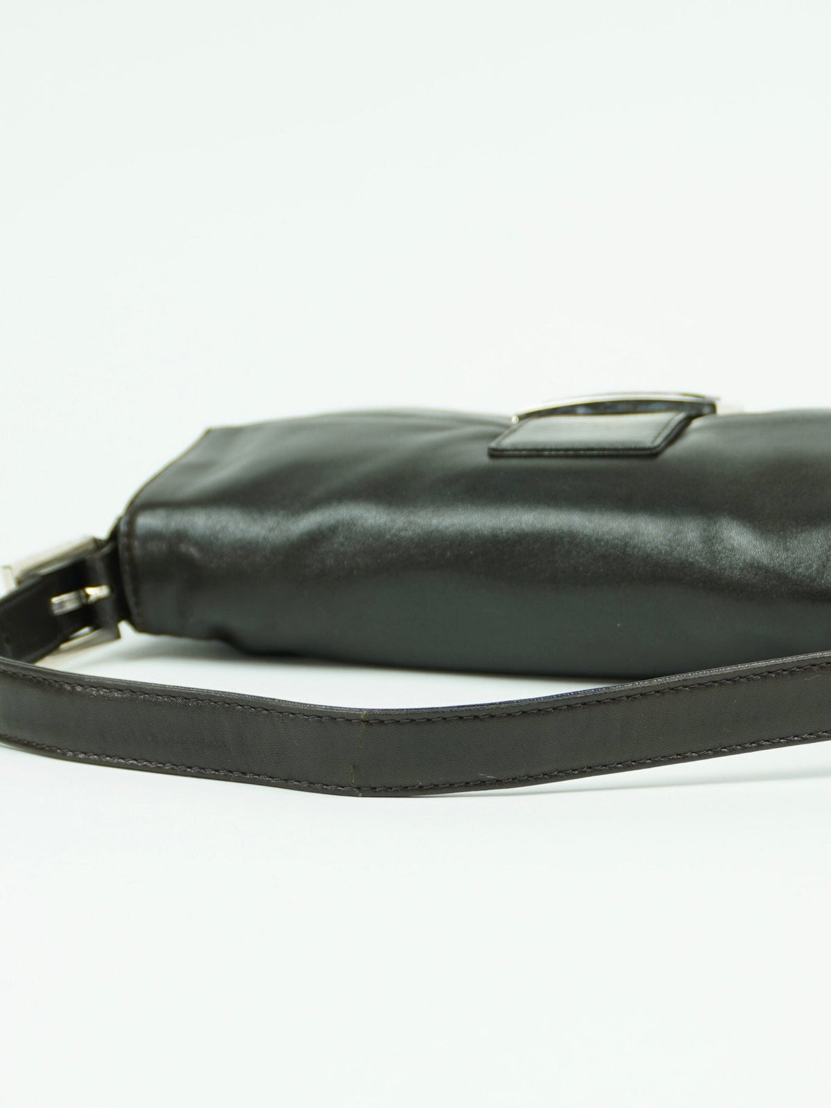 FENDI LEATHER BAGUETTE WITH MARBLE BUCKLE