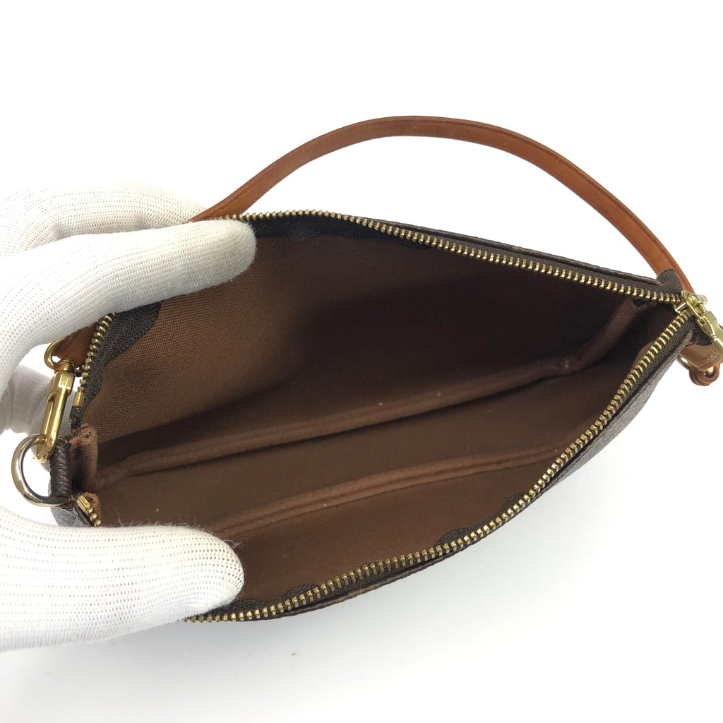 LOUIS VUITTON POCHETTE BAG