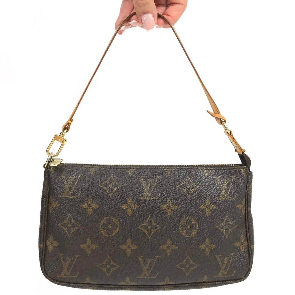 LOUIS VUITTON POCHETTE BAG