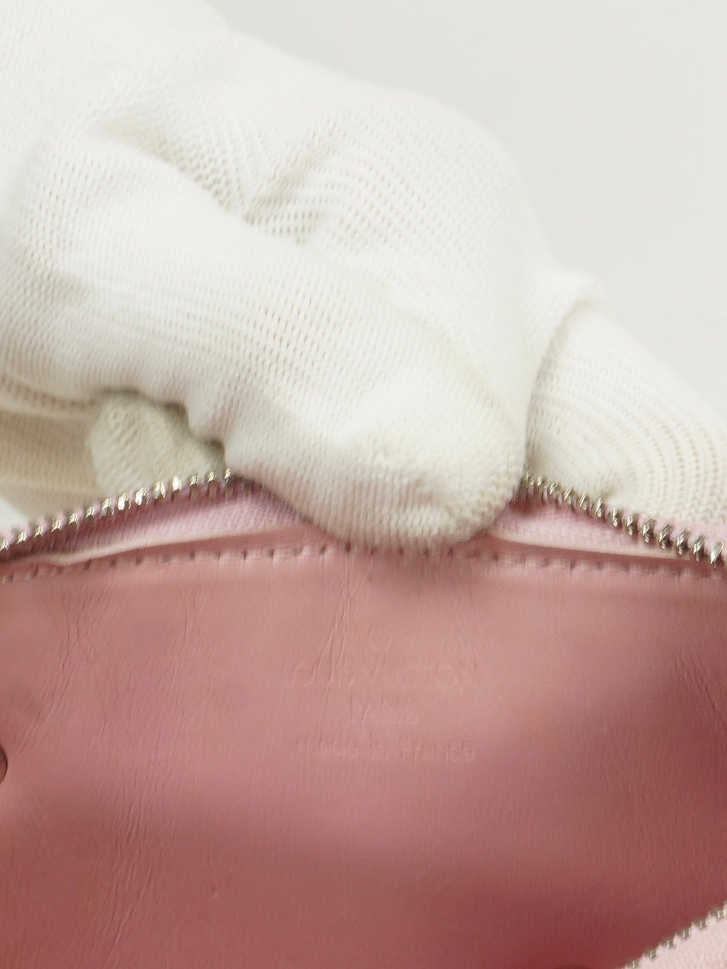 LOUIS VUITTON VERNIS FLOWER POCHETTE BAG