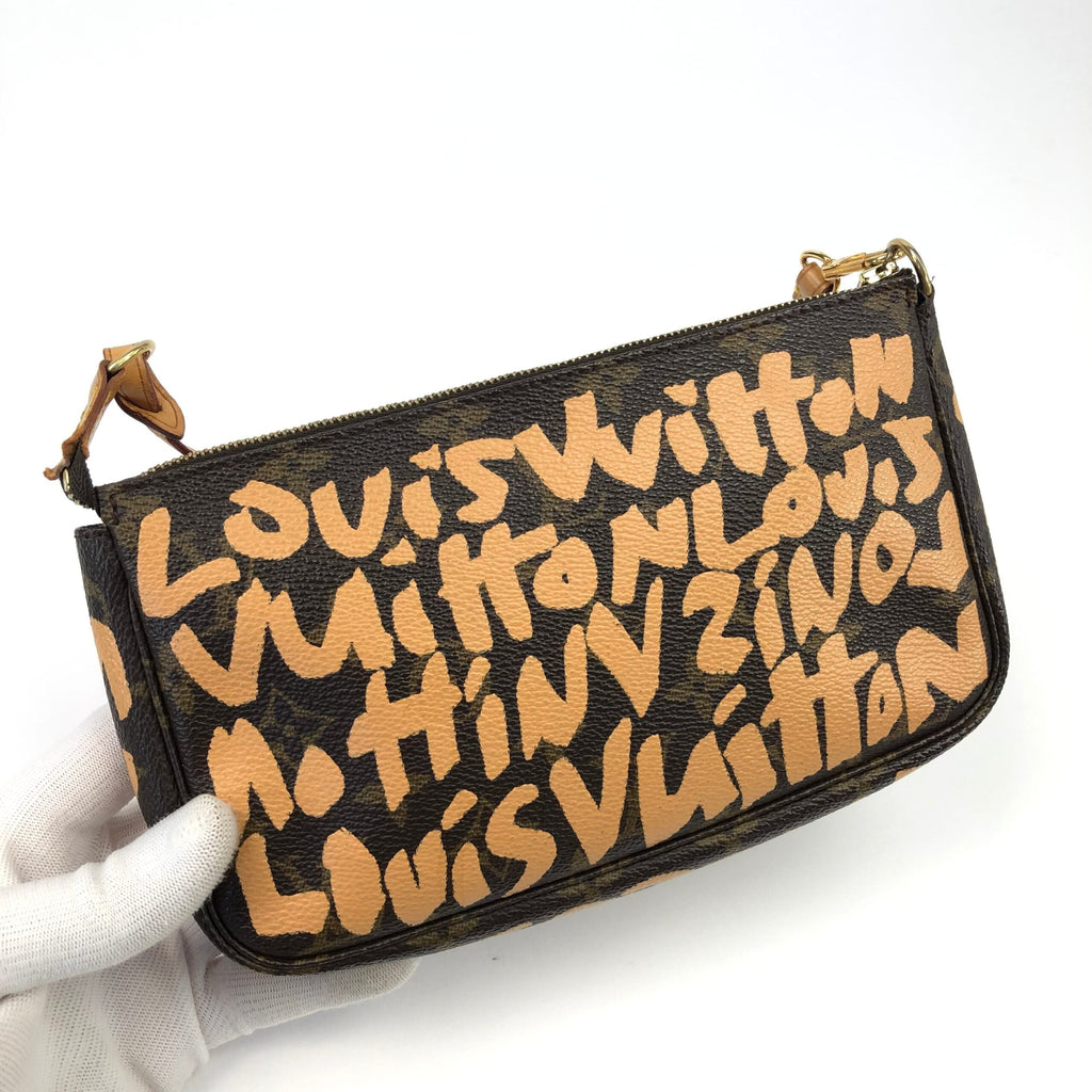 LOUIS VUITTON STEPHEN SPROUSE GRAFFITI POCHETTE BAG