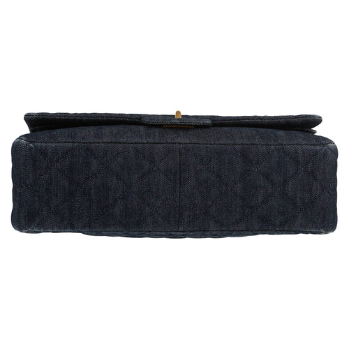 Chanel 2.55 handbag in blue denim canvas - DETAIL 1