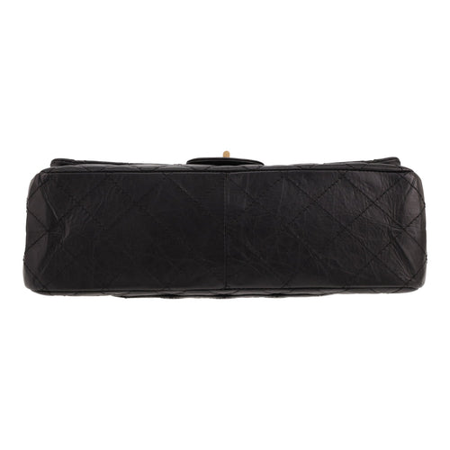 Chanel 2.55 shoulder bag in black quilted leather - DETAIL 1
