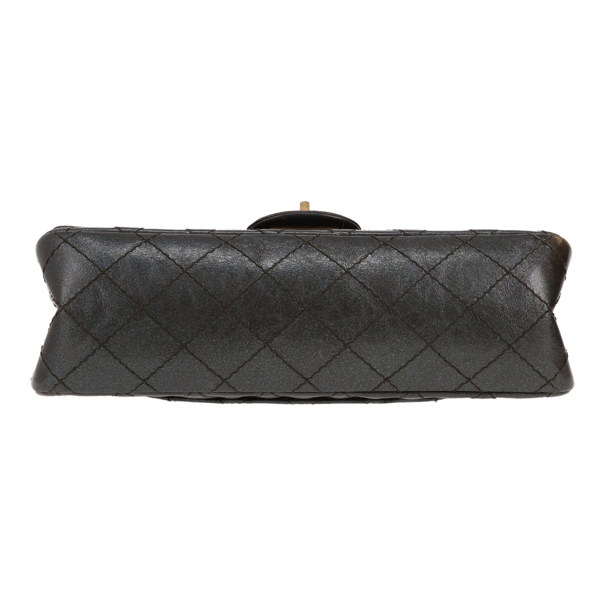 Chanel 2.55 shoulder bag in green quilted iridescent leather - DETAIL 1