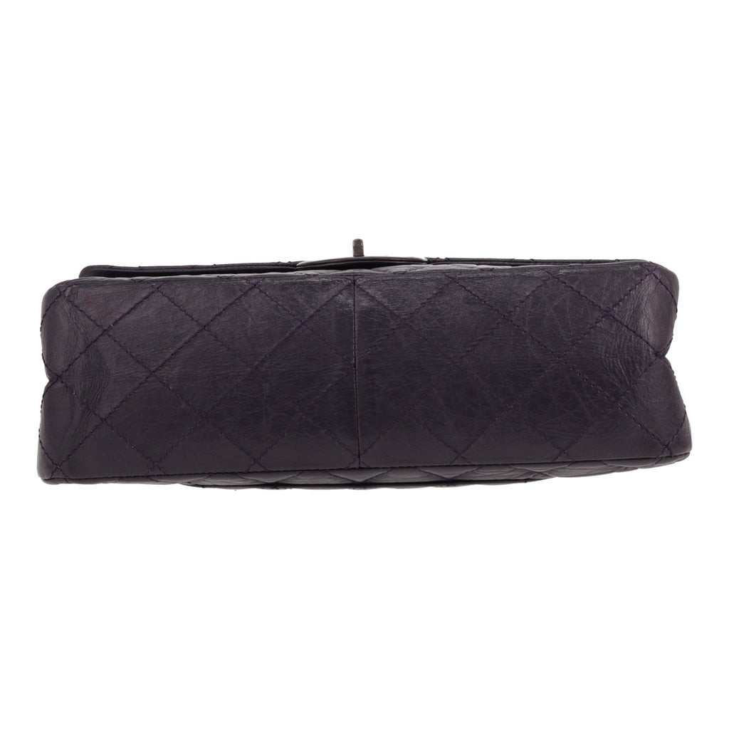 Chanel 2.55 shoulder bag in purple quilted leather - DETAIL 1