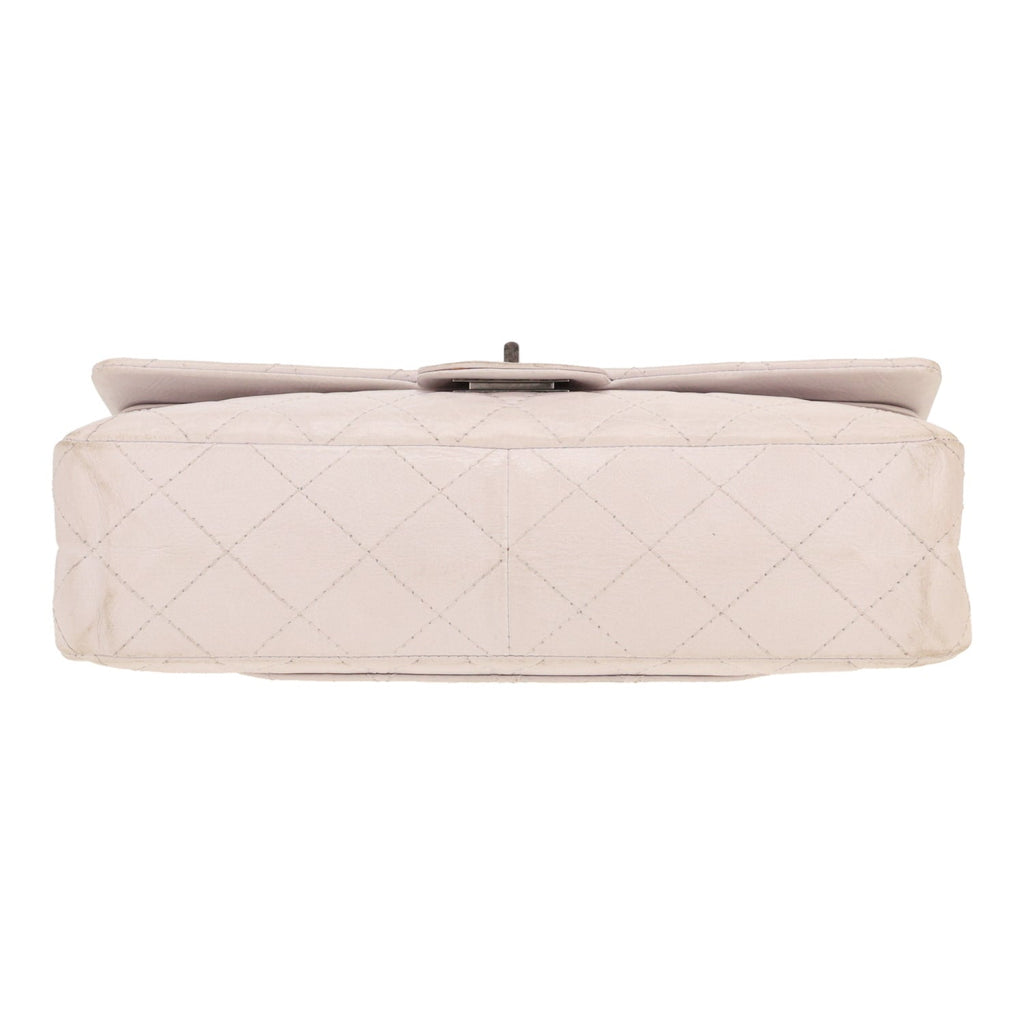 Chanel 2.55 shoulder bag in white quilted leather - DETAIL 1