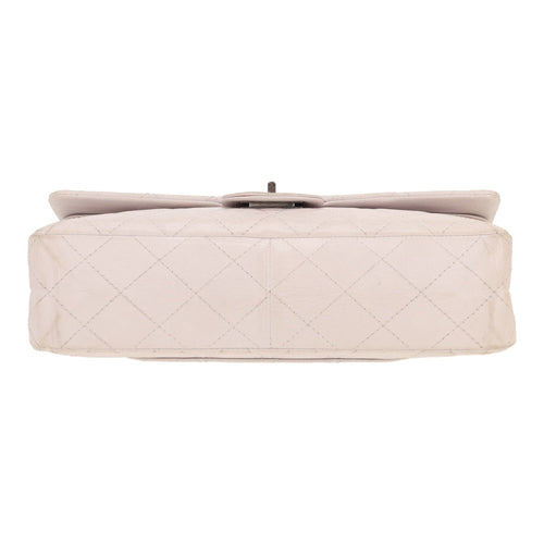 Chanel 2.55 shoulder bag in white quilted leather - DETAIL 1