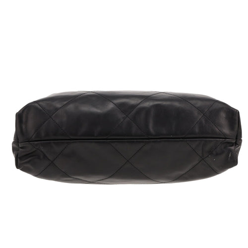 Chanel 22 small model handbag in black leather - DETAIL 1