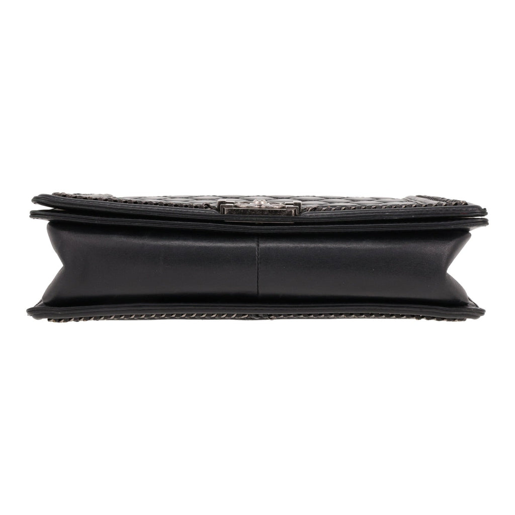 Chanel Boy large model shoulder bag in black quilted leather - DETAIL 1