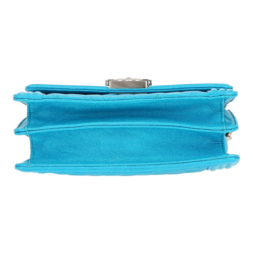Chanel North South Boy shoulder bag in blue quilted leather - DETAIL 1