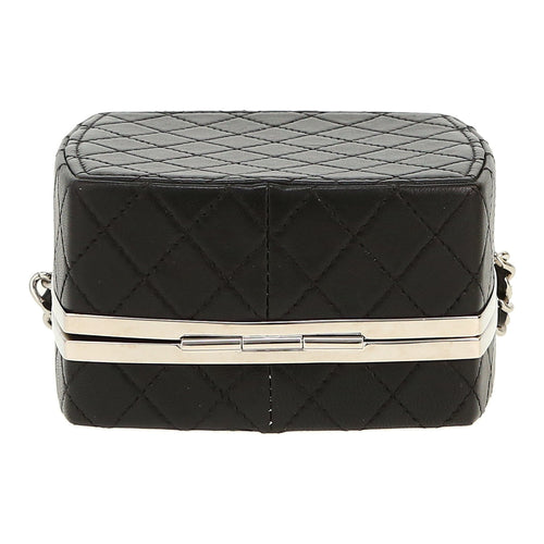 Chanel Editions Limitées clutch in black quilted leather - DETAIL 1