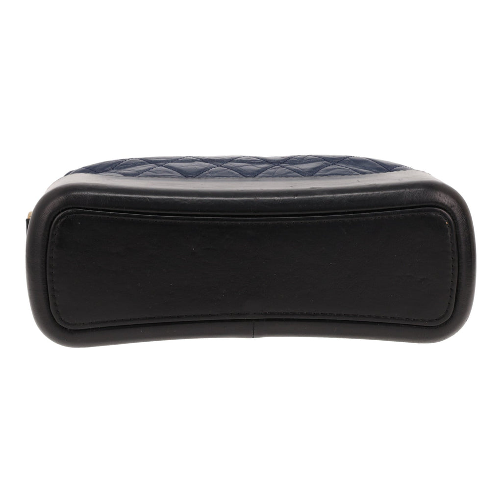 Chanel Gabrielle medium model shoulder bag in navy blue and black quilted leather - DETAIL 1