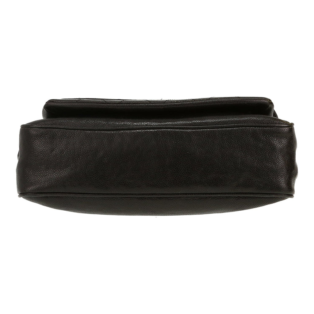 Chanel handbag in black quilted grained leather - DETAIL 1