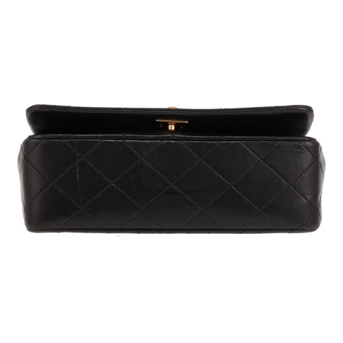 Chanel Mademoiselle shoulder bag in black quilted leather - DETAIL 1