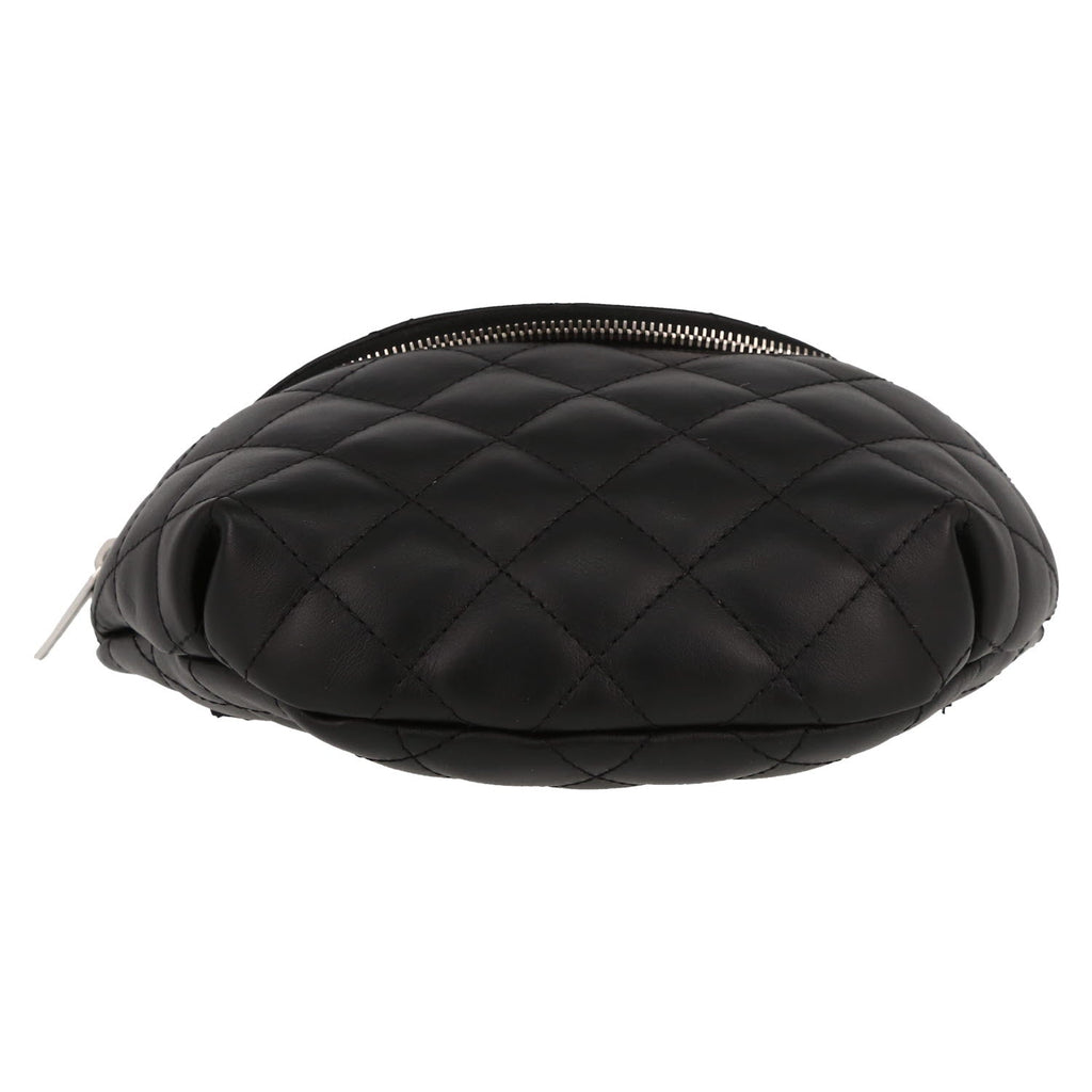 Chanel Pochette clutch-belt in black quilted leather - DETAIL 1