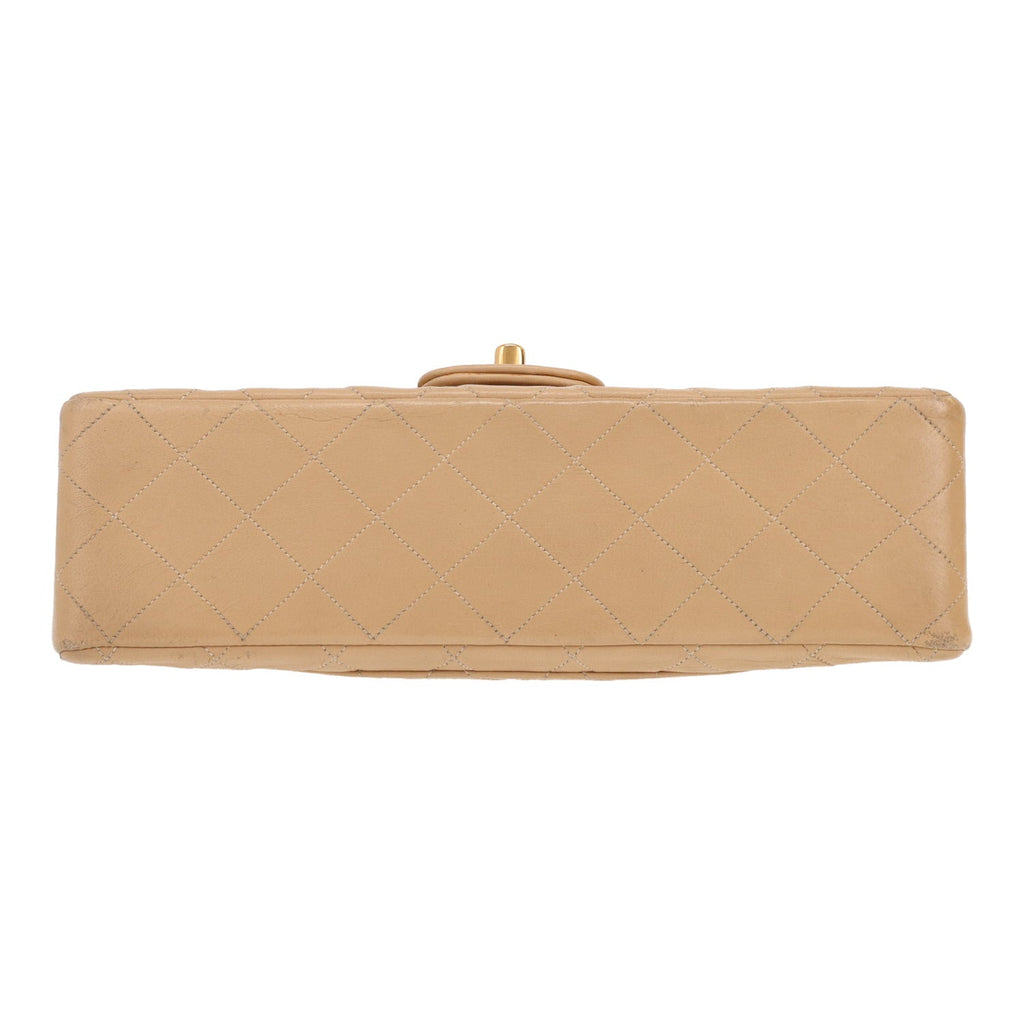 Chanel Timeless Classic handbag in beige quilted leather - DETAIL 1