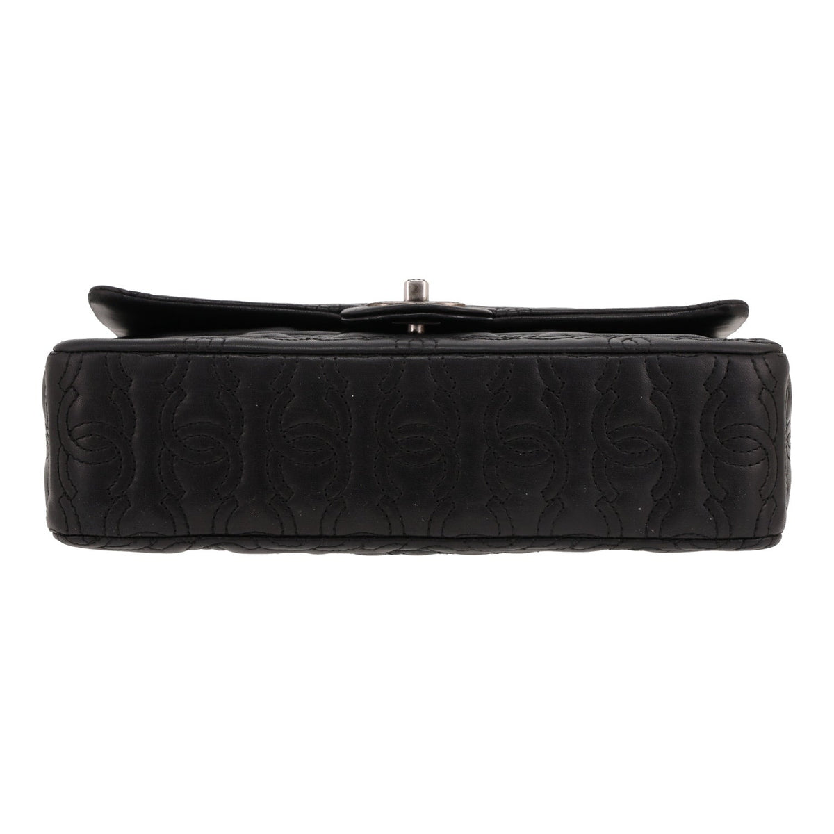 Chanel Timeless Classic handbag in black monogram leather - DETAIL 1