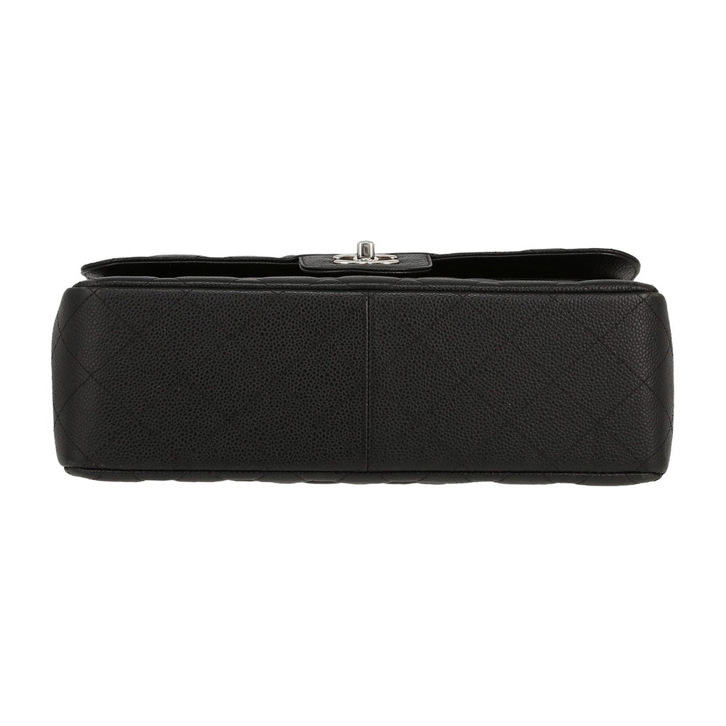 Chanel Timeless Jumbo handbag in black quilted grained leather - DETAIL 1