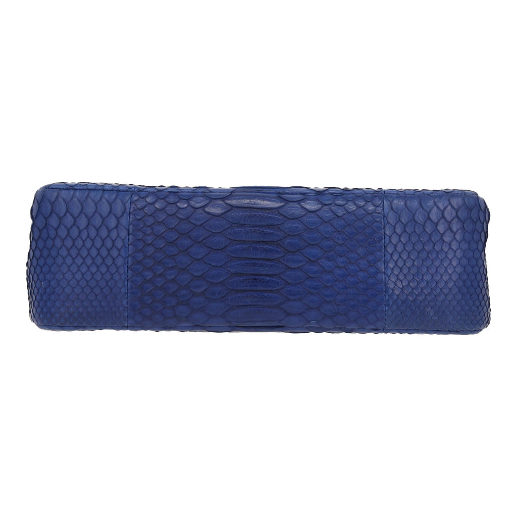 Chanel Timeless Jumbo handbag in Bleu Marine python - DETAIL 1