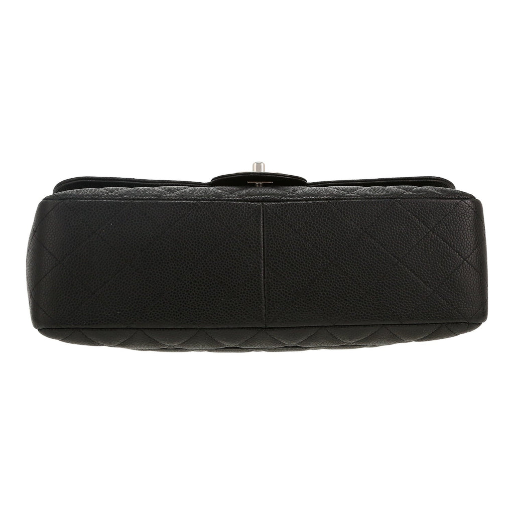 Chanel Timeless Jumbo shoulder bag in black quilted grained leather - DETAIL 1