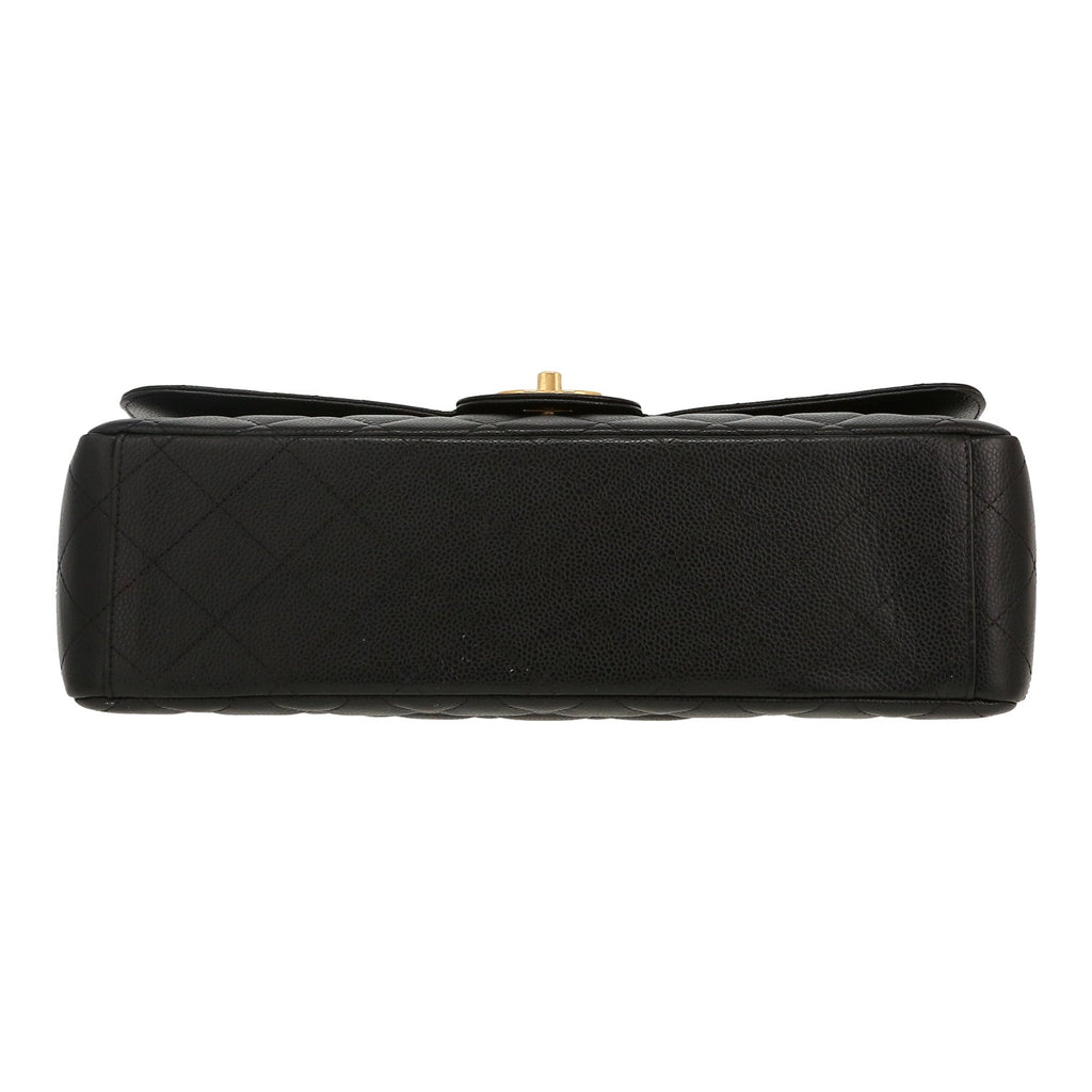 Chanel Timeless Maxi Jumbo handbag in black quilted leather - DETAIL 1