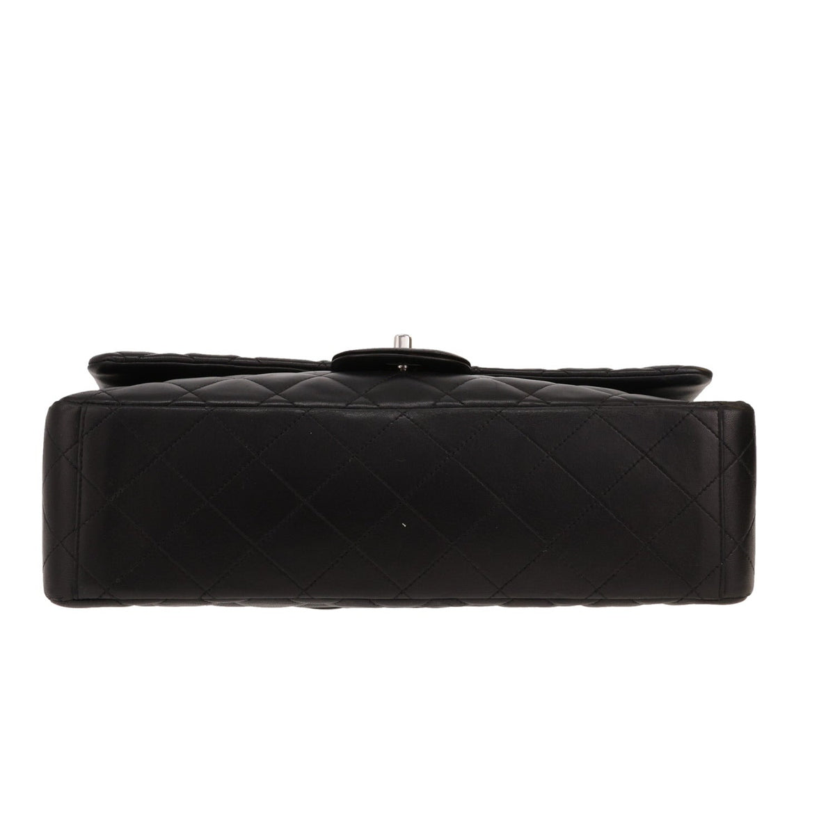 Chanel Timeless Maxi Jumbo shoulder bag in black quilted leather - DETAIL 1