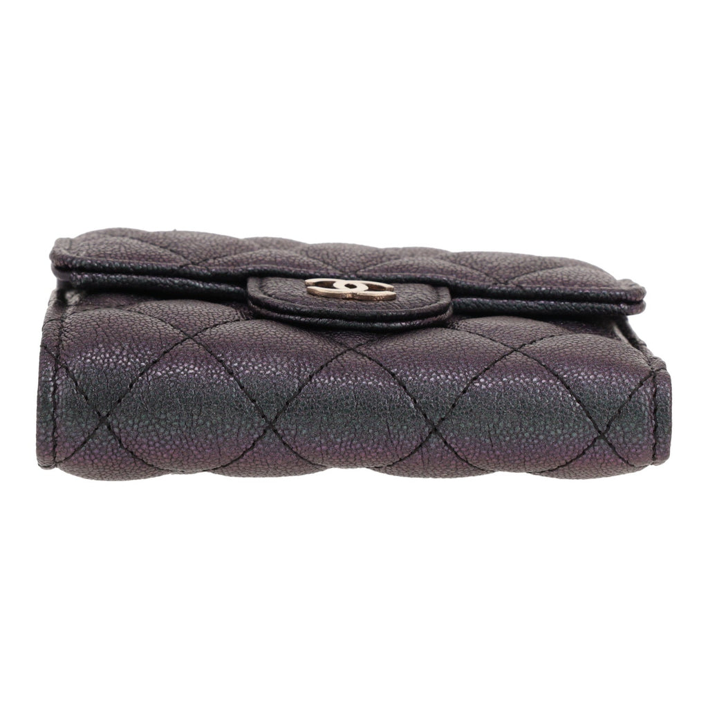 Chanel Timeless wallet in green and purple holographic quilted grained leather - DETAIL 1