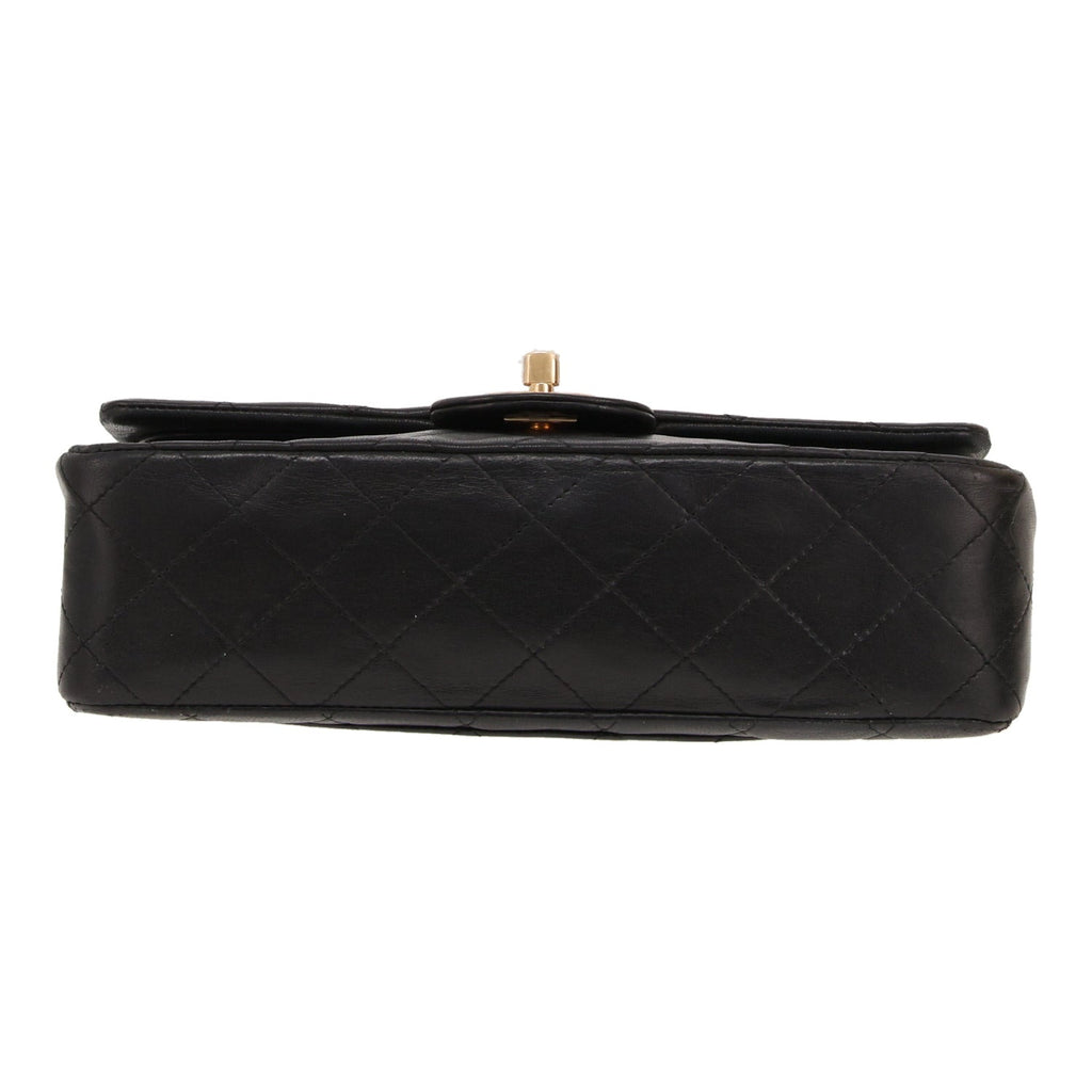 Chanel Timeless Petit handbag in black quilted leather - DETAIL 1