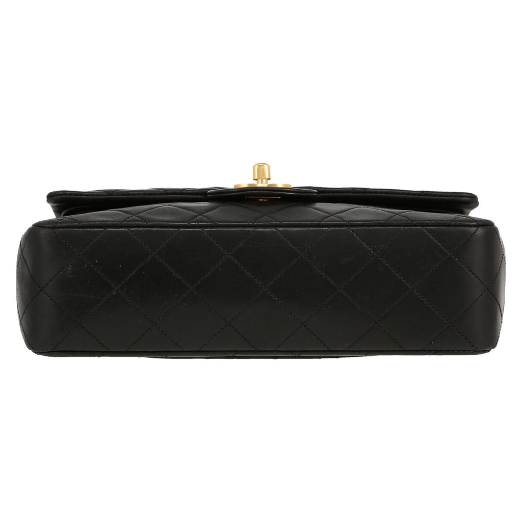Chanel Timeless Petit handbag in black quilted leather - DETAIL 1