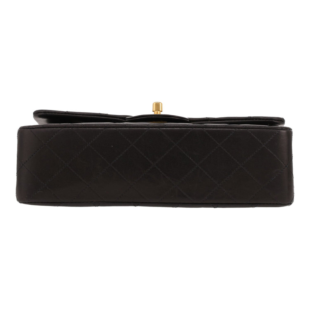 Chanel Timeless Petit handbag in black quilted leather - DETAIL 1