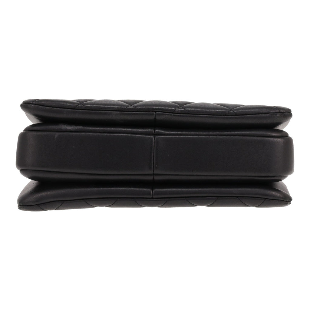 Chanel Trendy CC shoulder bag in black quilted leather - DETAIL 1