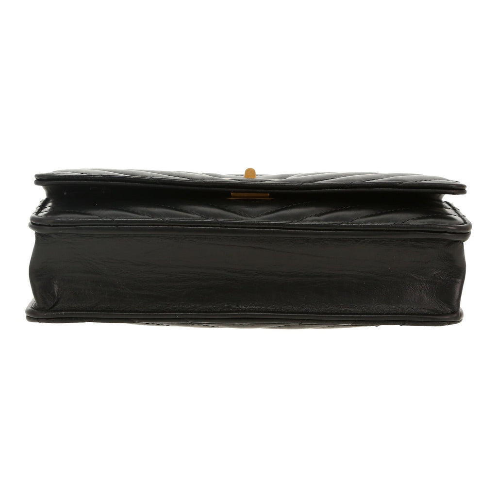Chanel Wallet on Chain shoulder bag in black chevron quilted leather - DETAIL 1