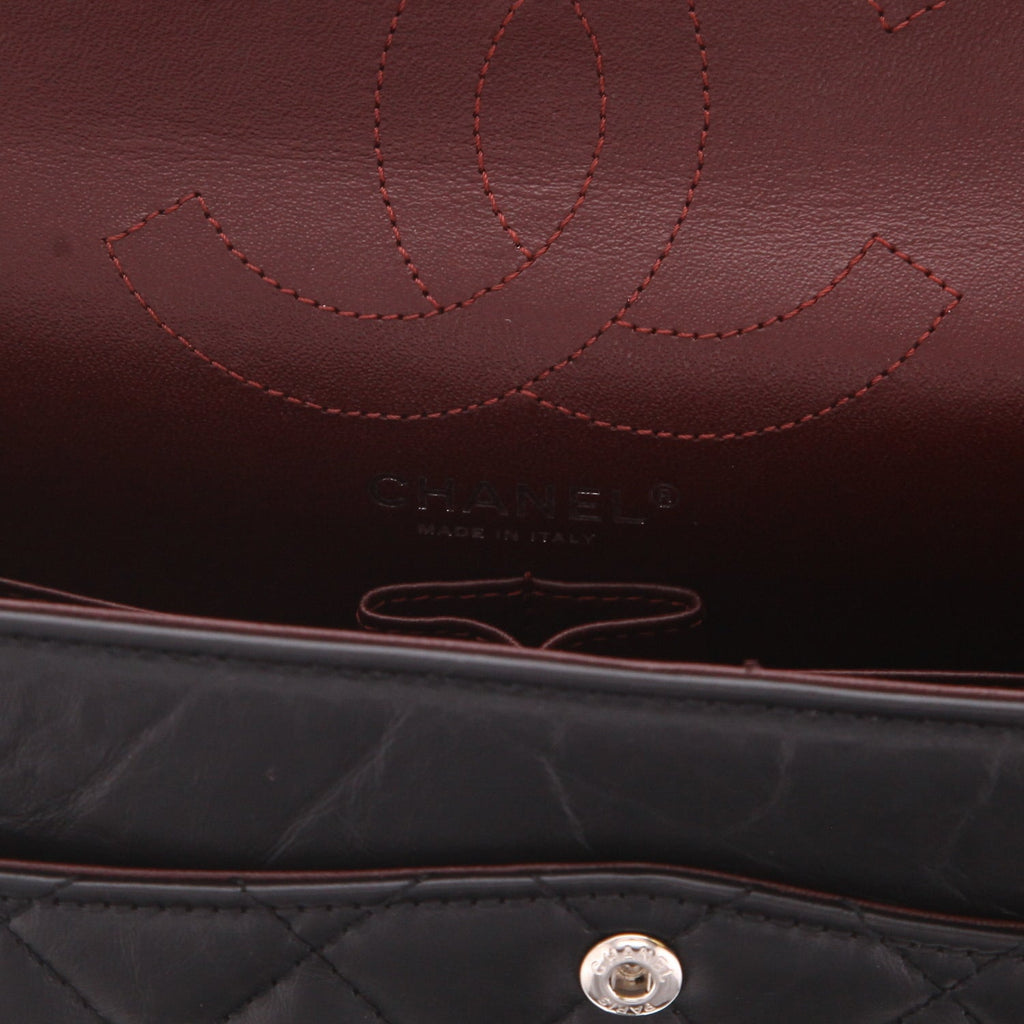 Chanel 2.55 large model shoulder bag in black quilted leather - DETAIL 2
