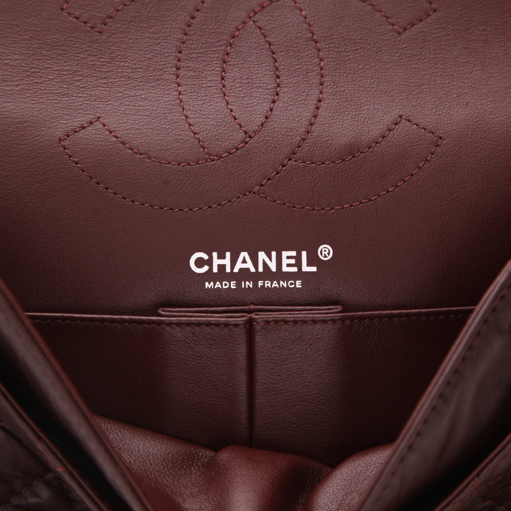 Chanel 2.55 shoulder bag in burgundy quilted leather - DETAIL 2