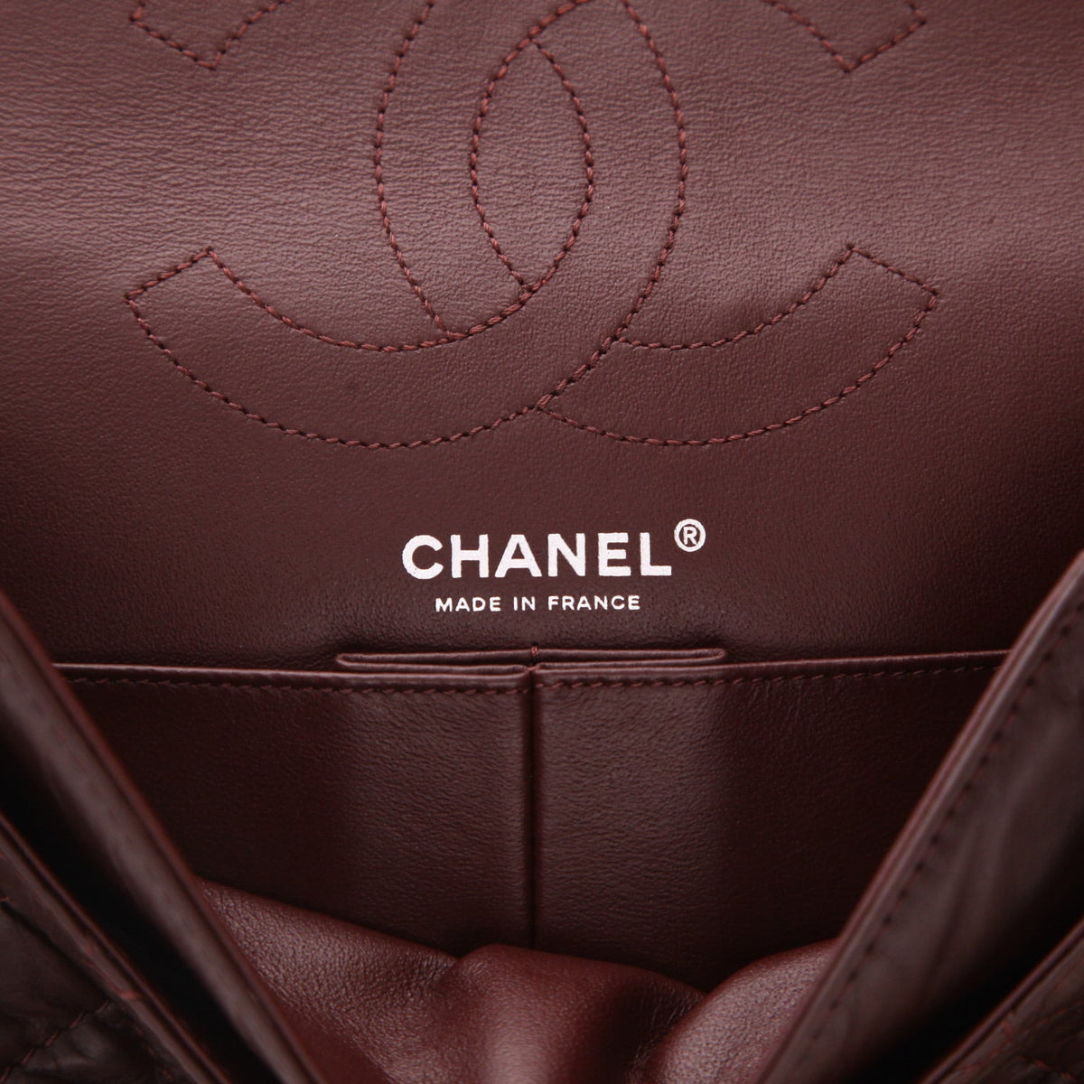Chanel 2.55 shoulder bag in burgundy quilted leather - DETAIL 2