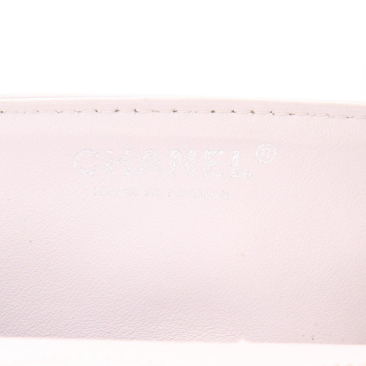 Chanel 2.55 shoulder bag in white quilted leather - DETAIL 2