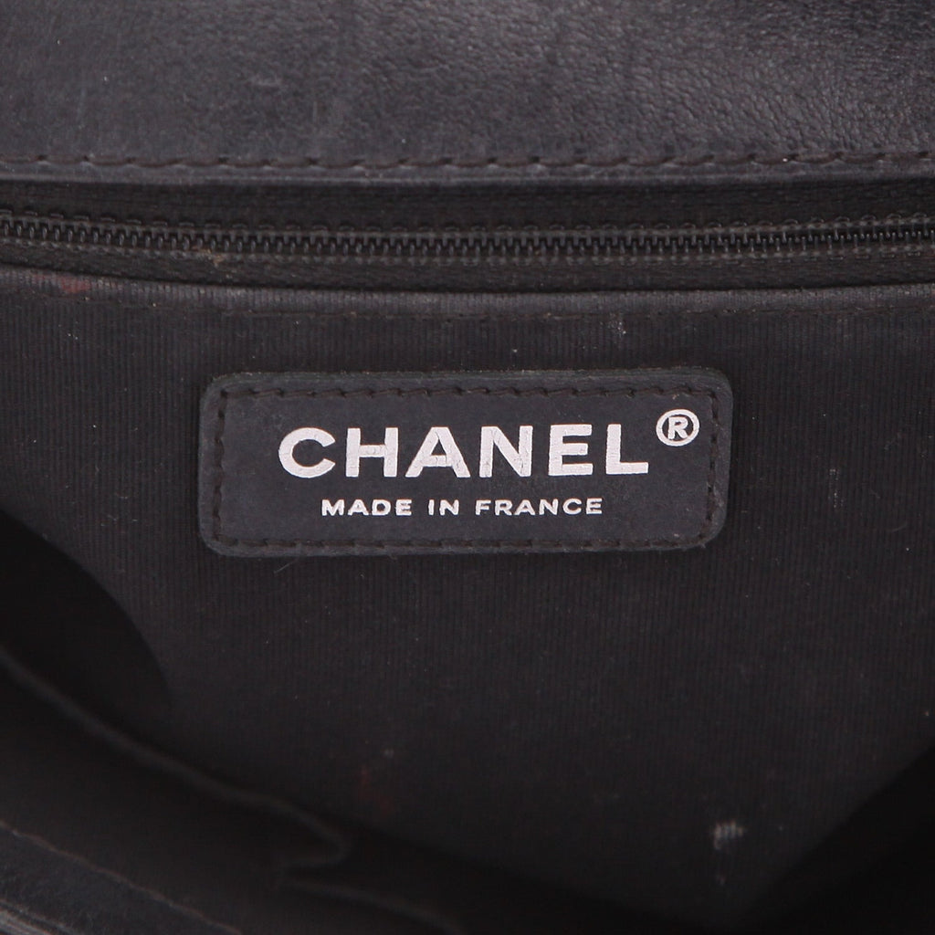 Chanel Boy large model shoulder bag in black quilted leather - DETAIL 2
