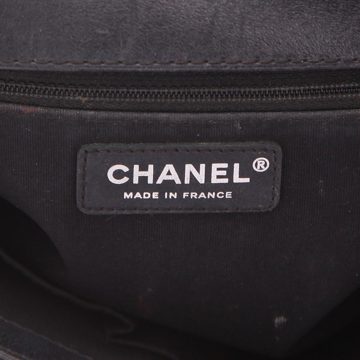 Chanel Boy large model shoulder bag in black quilted leather - DETAIL 2