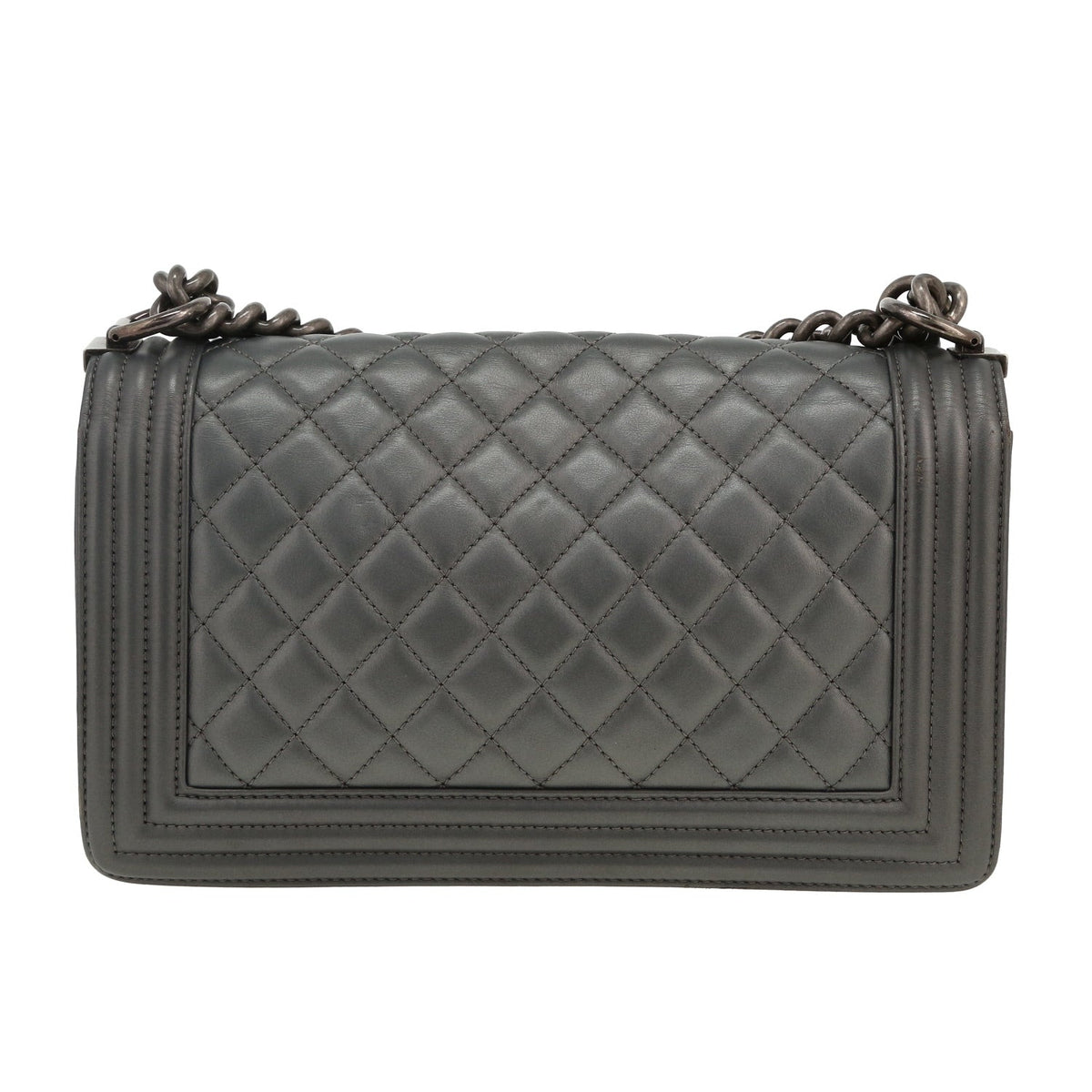 Chanel Boy shoulder bag in grey metallic quilted leather - DETAIL 2