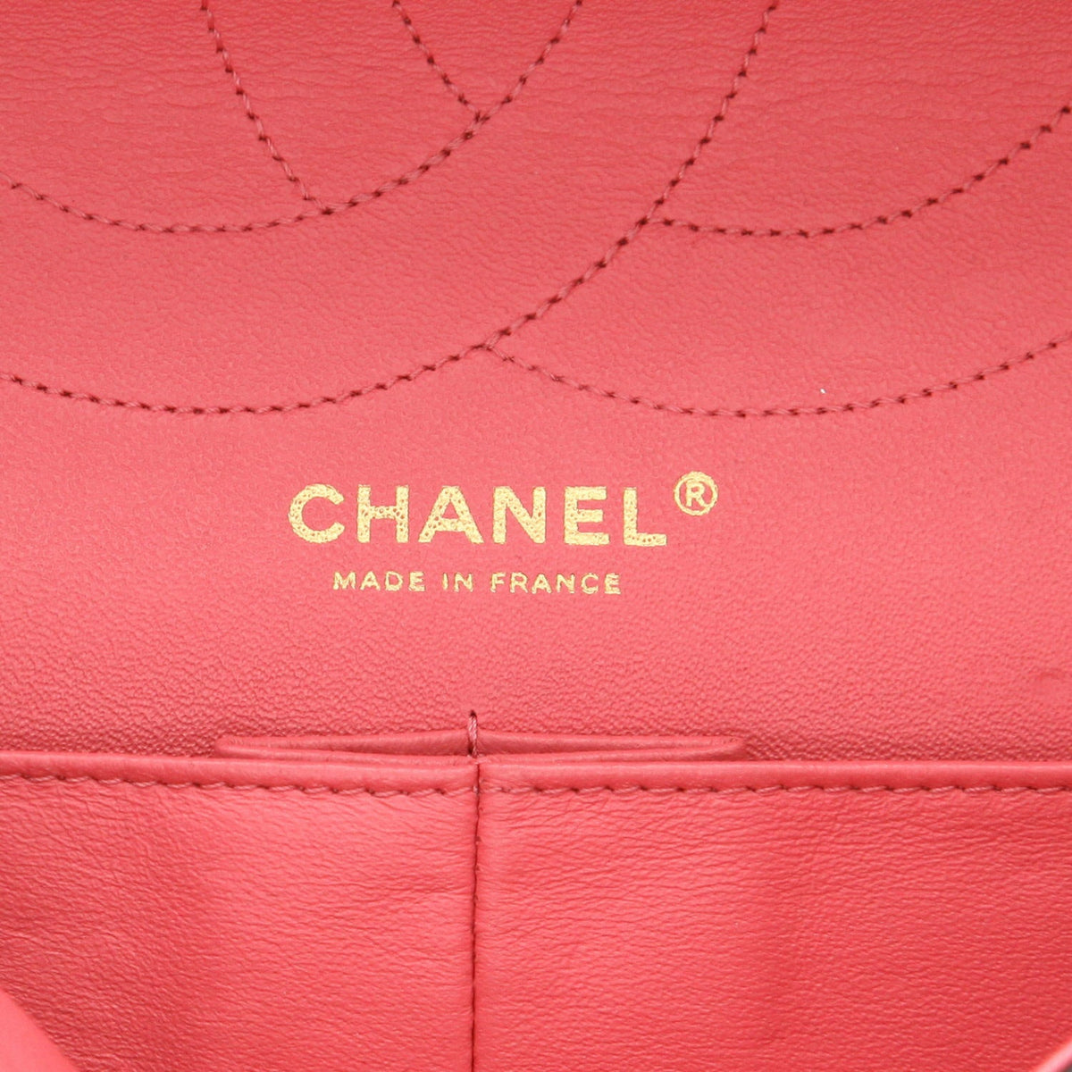 Chanel 2.55 shoulder bag in black chevron quilted leather - DETAIL 2