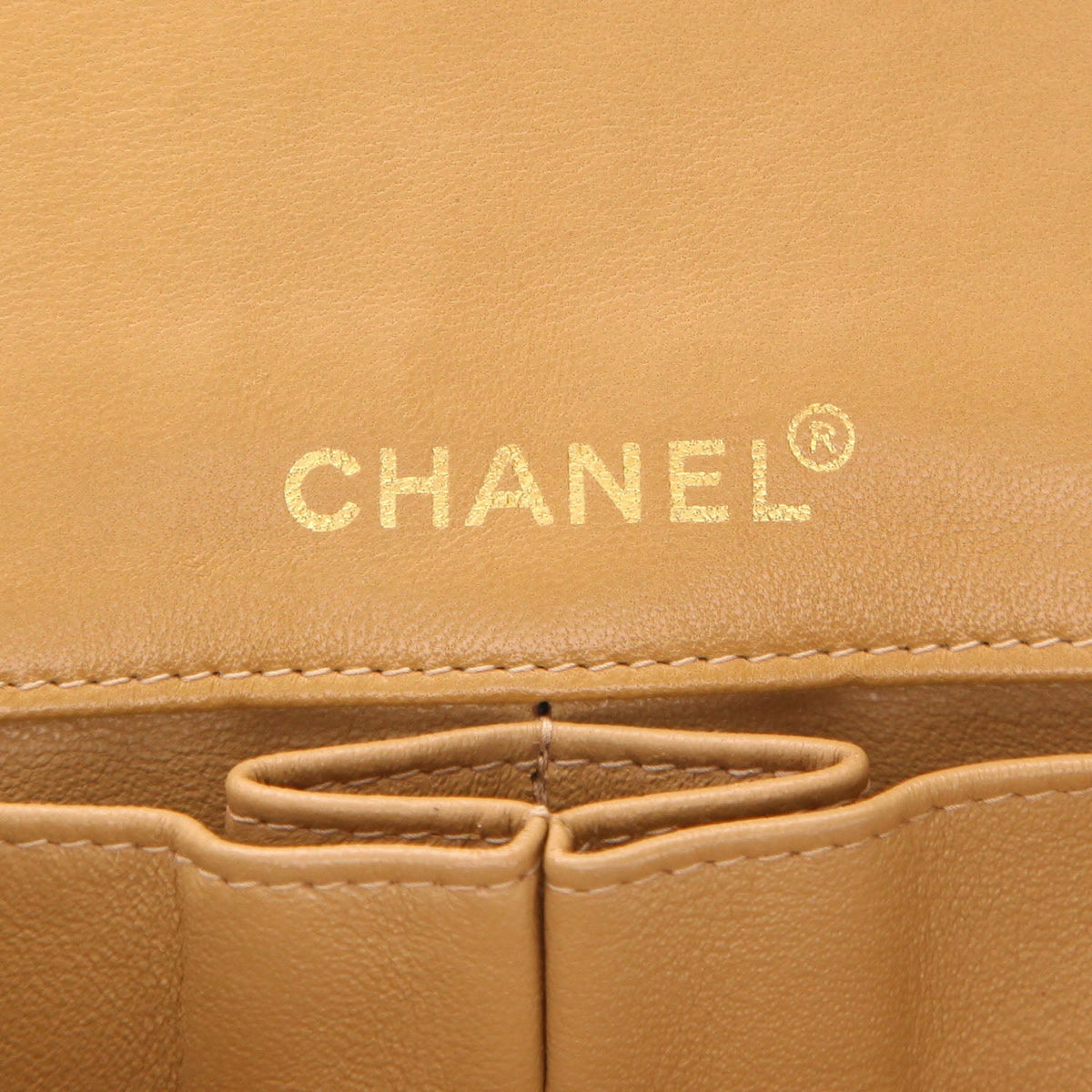 Chanel Choco bar handbag in beige quilted leather - DETAIL 2