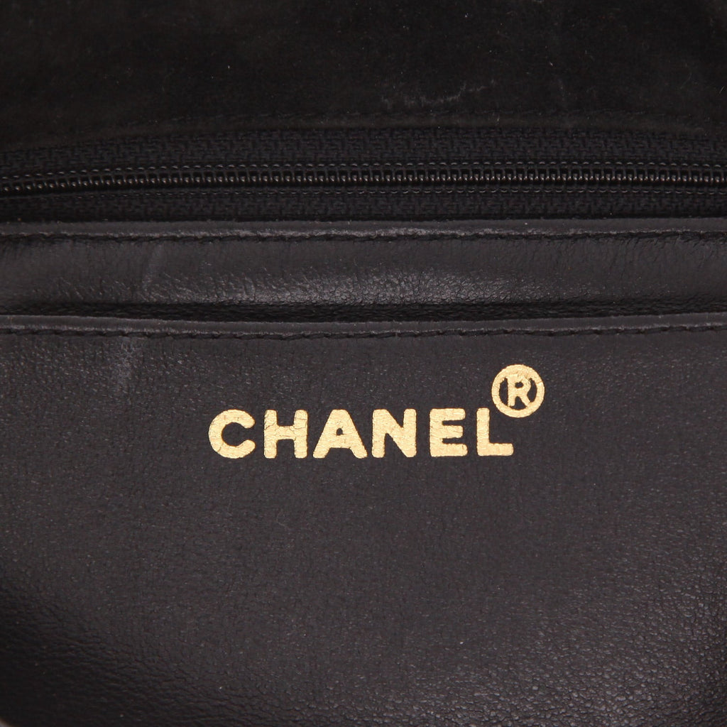 Chanel Diana shoulder bag in black Veau velours - DETAIL 2