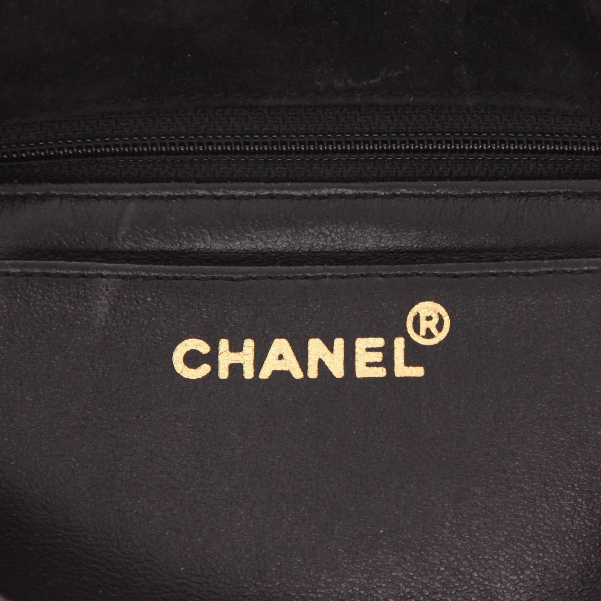 Chanel Diana shoulder bag in black Veau velours - DETAIL 2