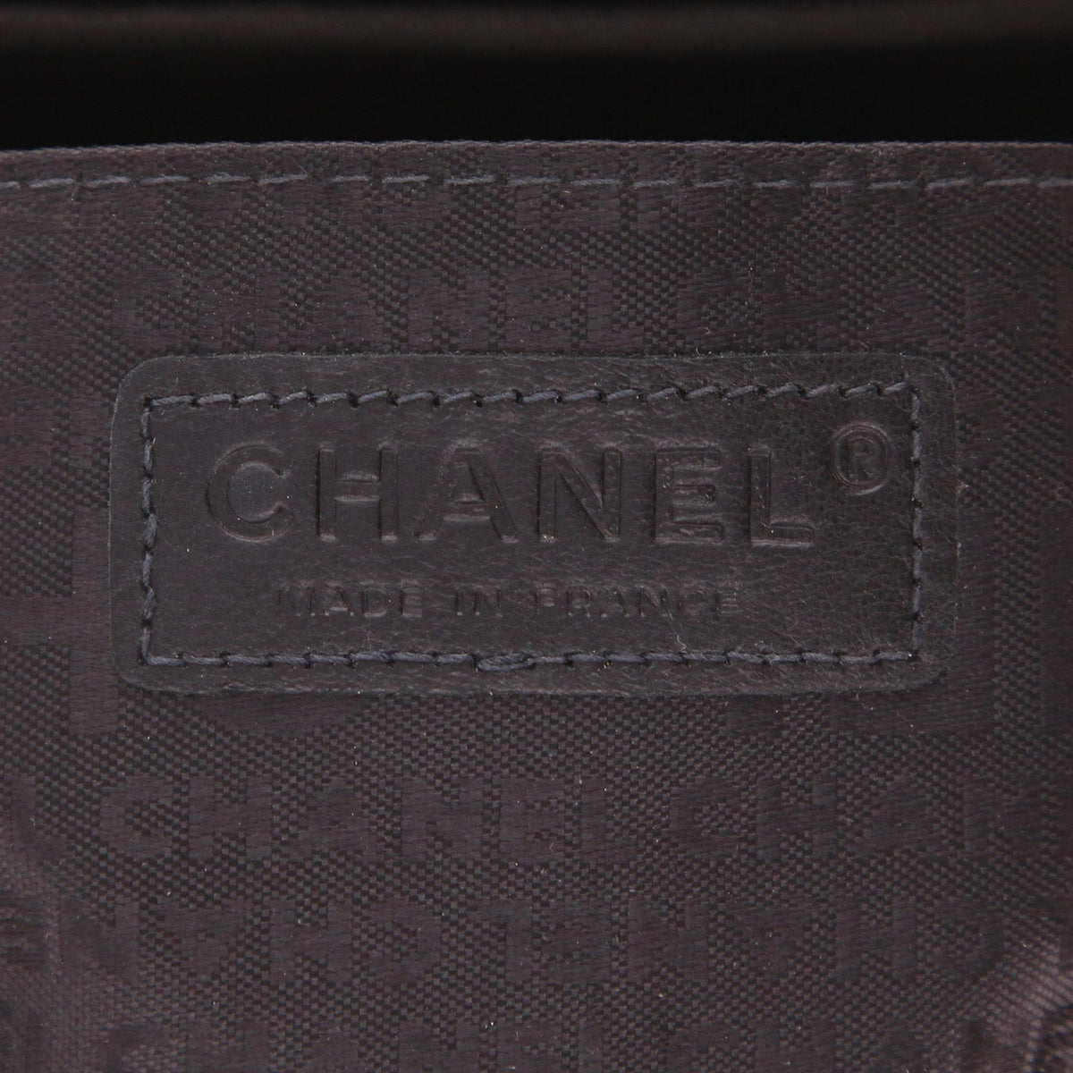 Chanel Editions Limitées clutch in black patent quilted leather and black leather - DETAIL 2
